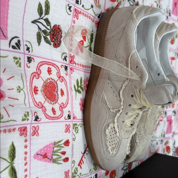 Alohas TB.490 Cream Lace Detail Sneakers – Women’s Size 38 - Picture 2 of 12